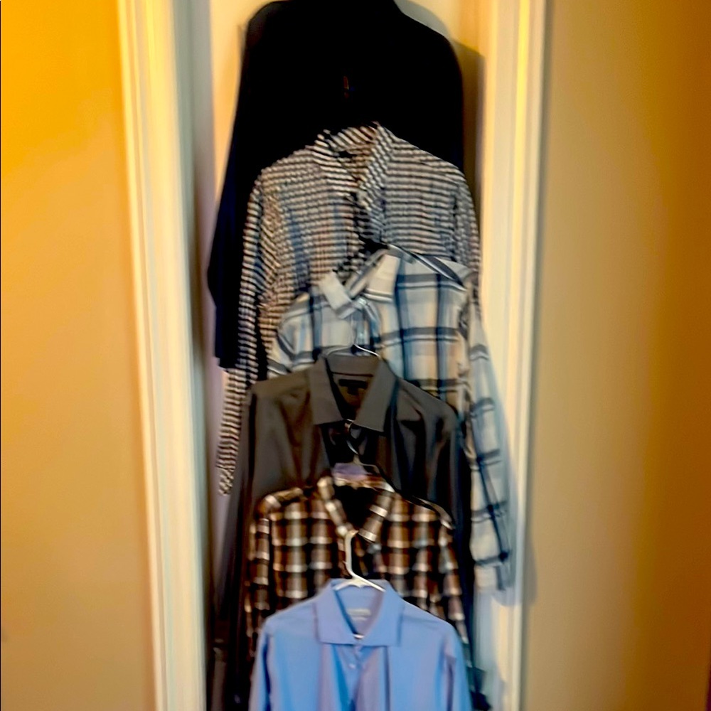 6 dress shirts that are top notch like new. Size XL